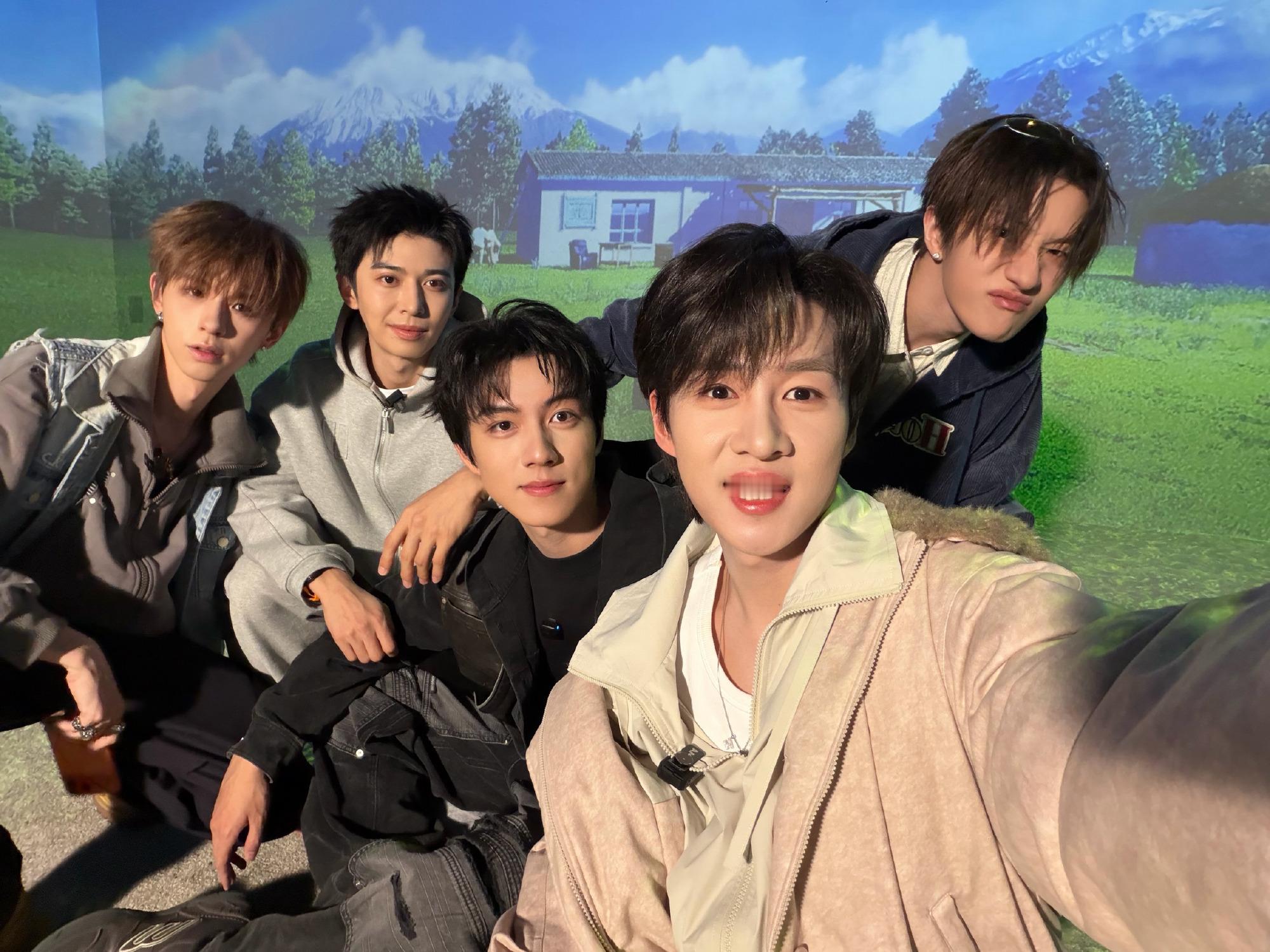 十个勤天游园vlog来了看得我好想去啊 来爱奇艺乐园打卡了