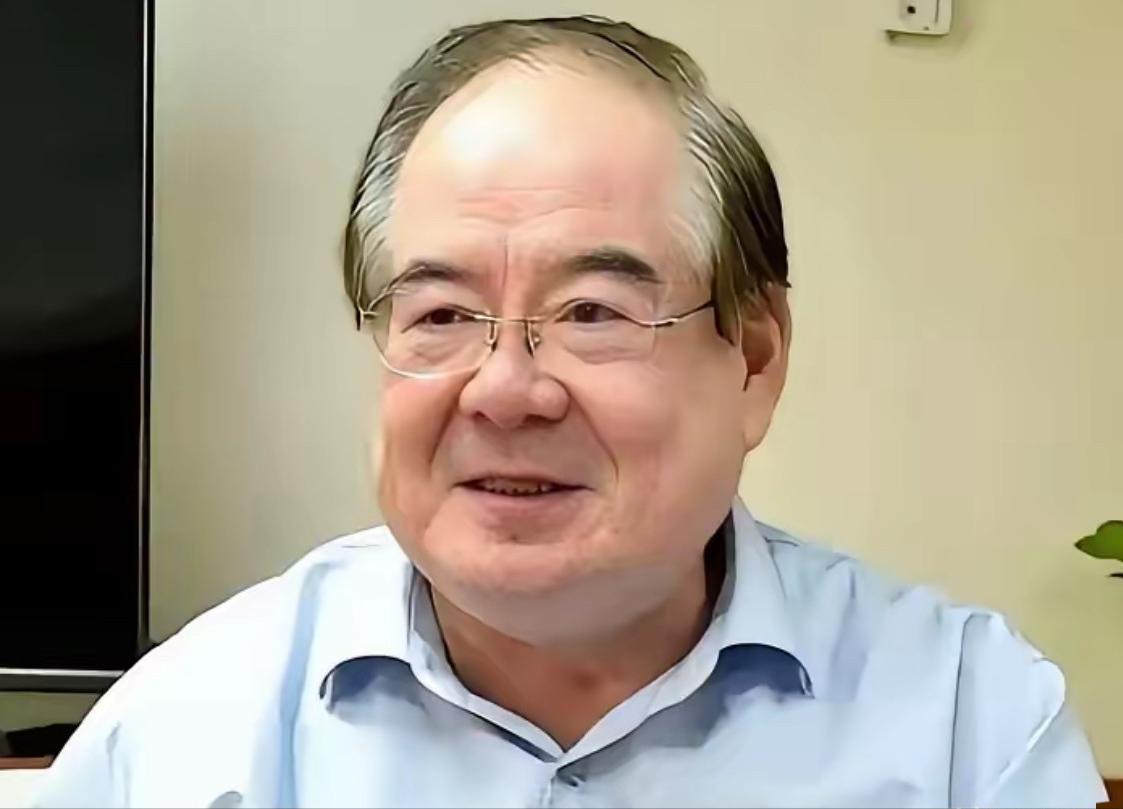 国民党副主席李乾龙说：
一趟大陆行，看到真实的祖国，看到繁荣富强的祖国，国泰民安