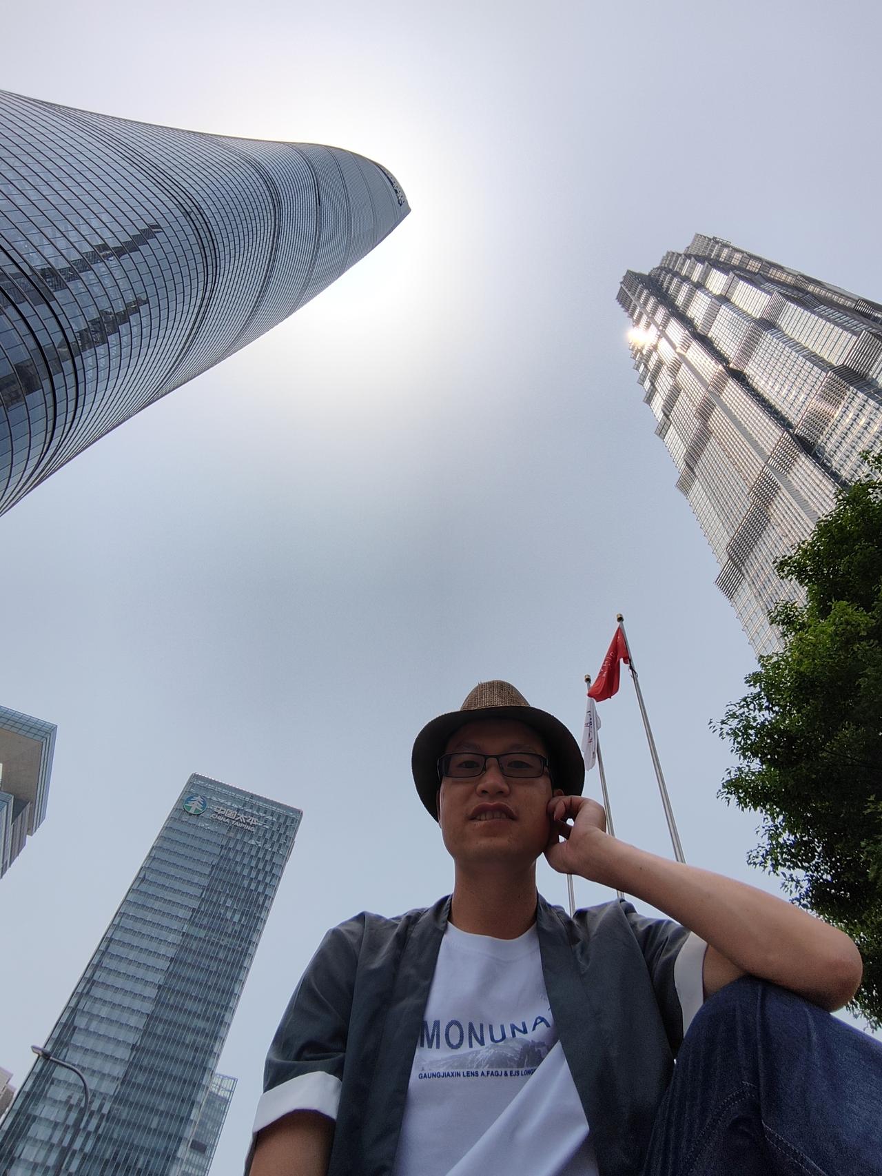 早上有个交易者朋友问我：“做交易不顺的时候想过放弃吗？
　　肯定有过啊，我记得印