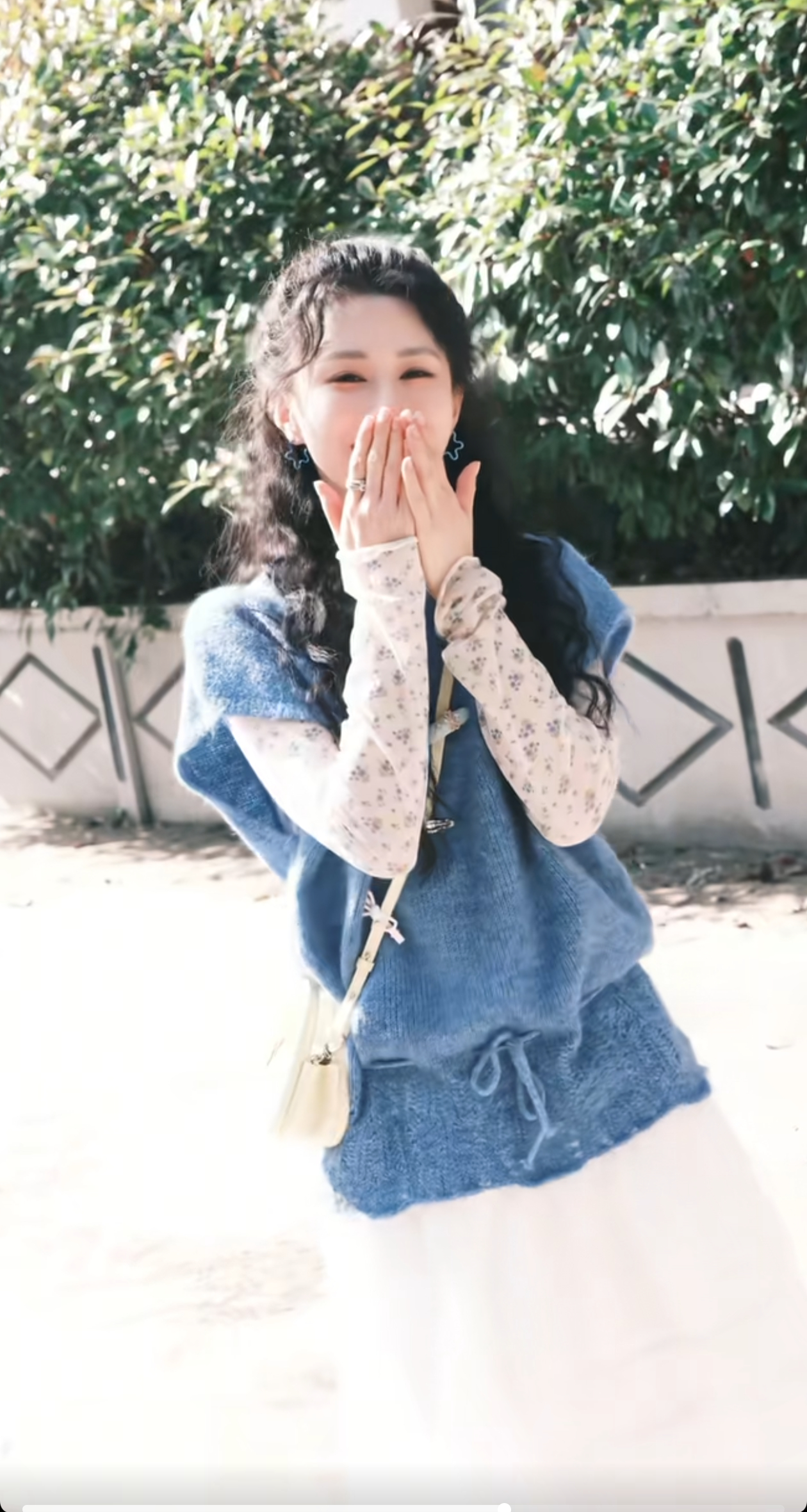 关芯 说给关芯听 穿成假冒失忆大佬女友的恶毒女配 小芯芯，今天我可看到你冒泡了，