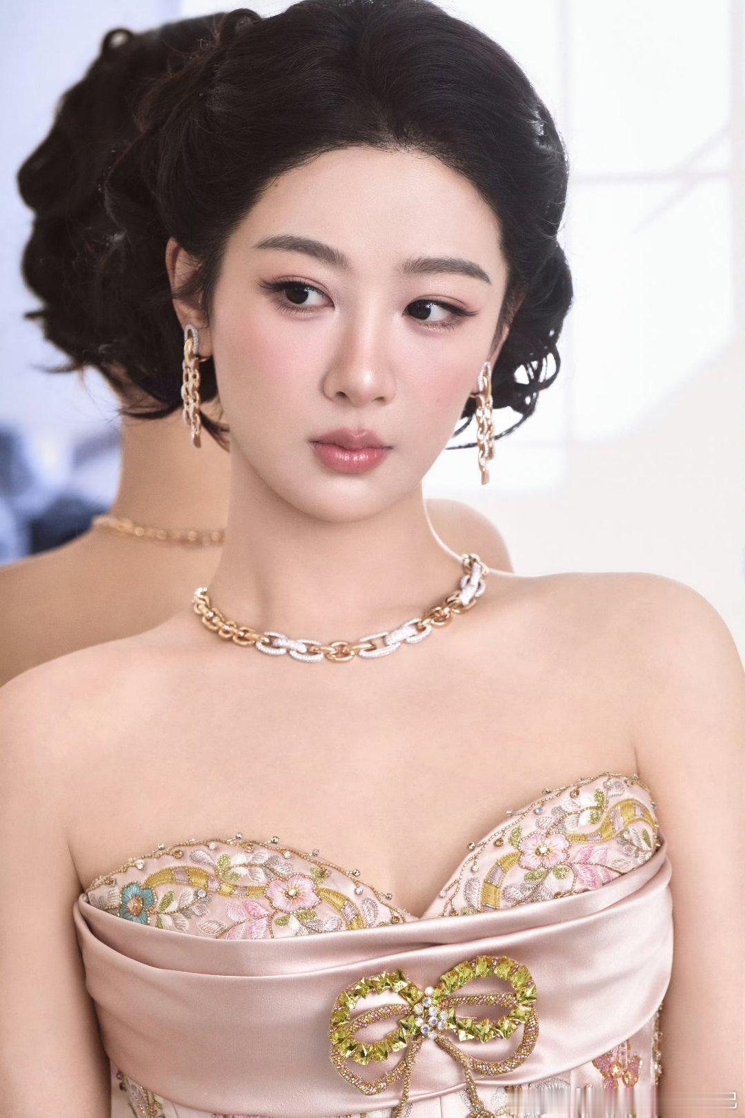 杨紫yz杨紫yz杨紫李祯yz“从晨光熹微到红霞漫卷 爱意从未落幕” 𝐅𝐫𝐨