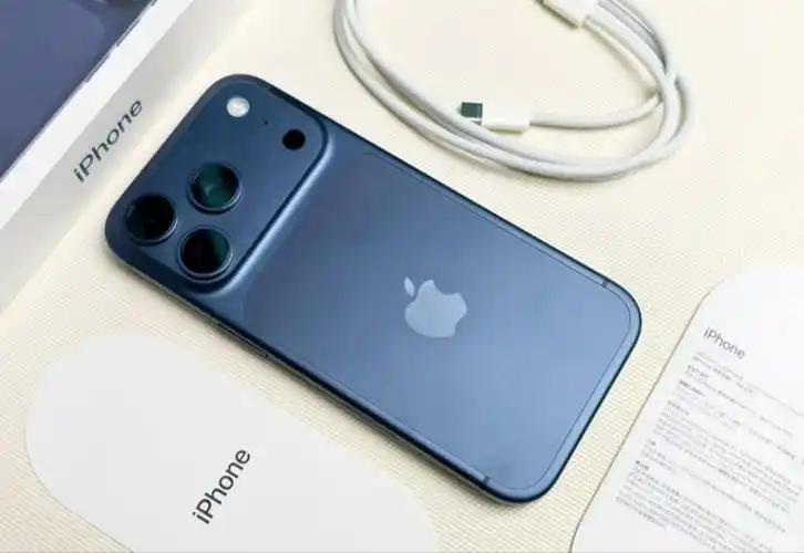 苹果 AI 拖后腿，年掏 10 亿找谷歌合作，Siri 能翻盘吗？


科技圈近
