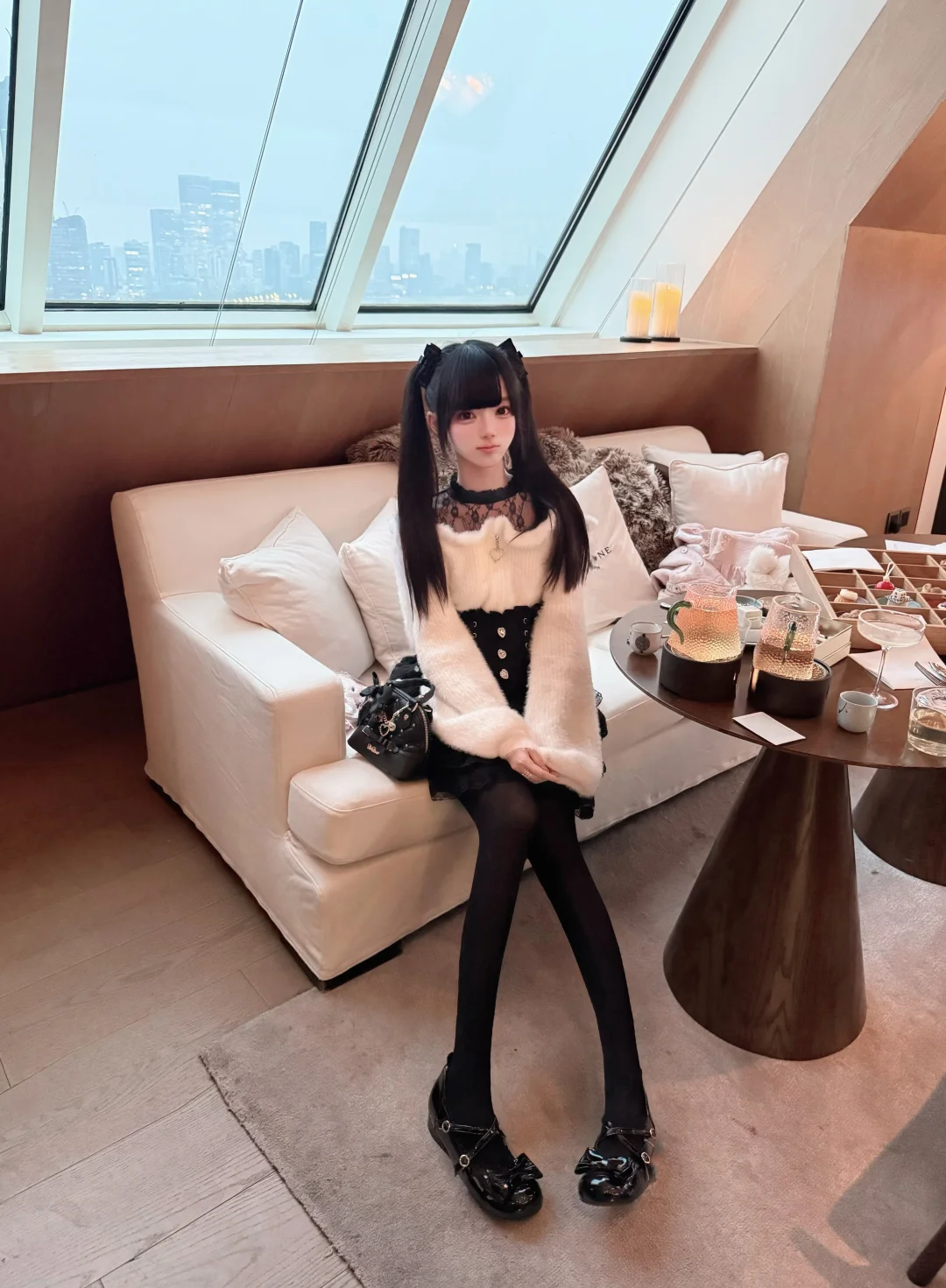 和可爱女孩一起吃下午茶☕️