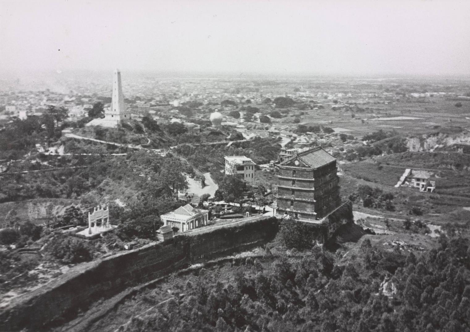 鸟瞰1930年代的广州，暴风雨前繁华如斯。这是一组约1930年代的广州...