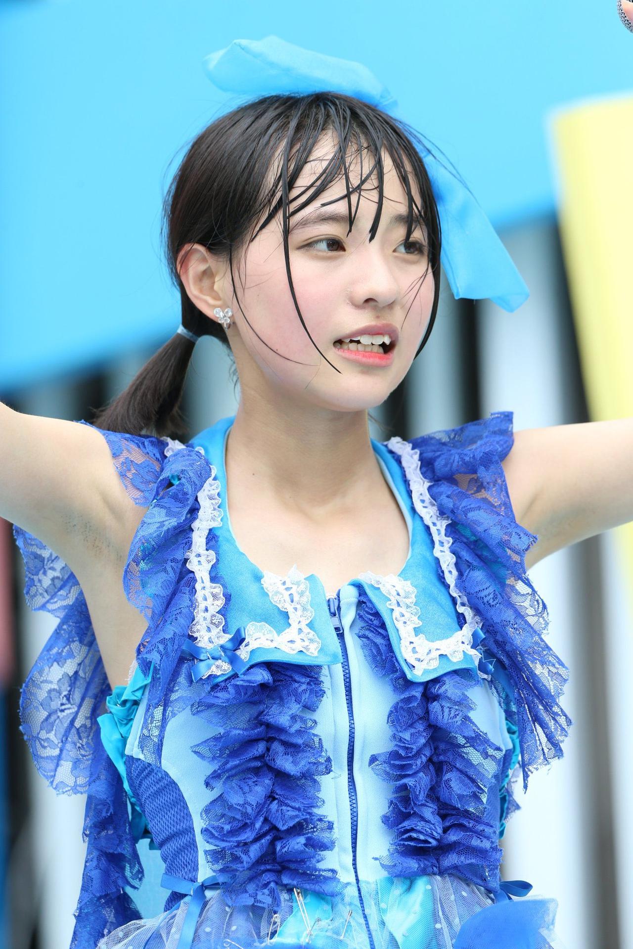 梦幻蓝裙少女，甜美可爱！