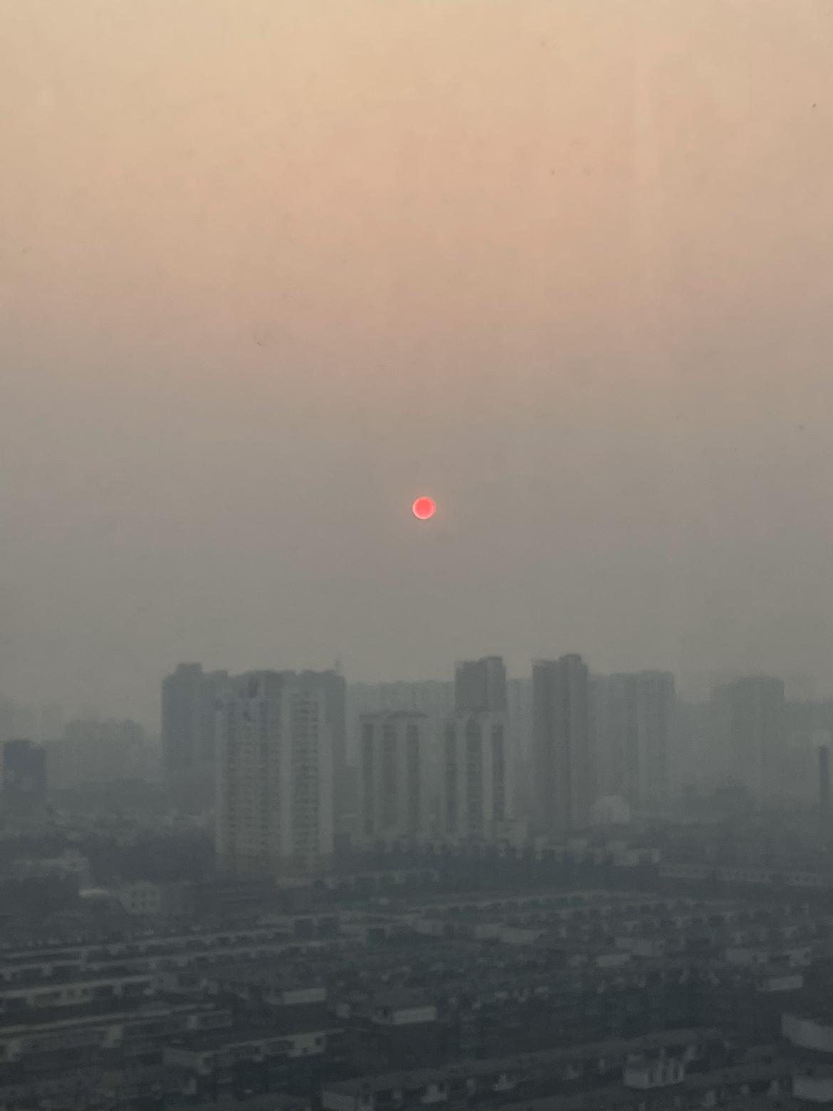 我的今日状态：😁轻松愉快
我这里的天气：☀️晴天
