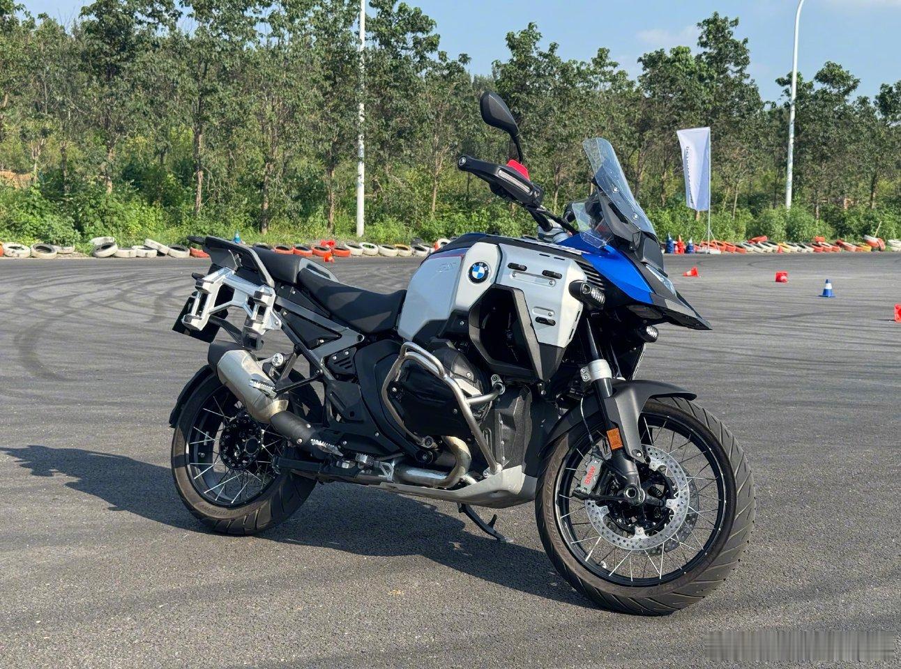 全新宝马水鸟ADV售价公布全新BMW R 1300 GS Adventure的自