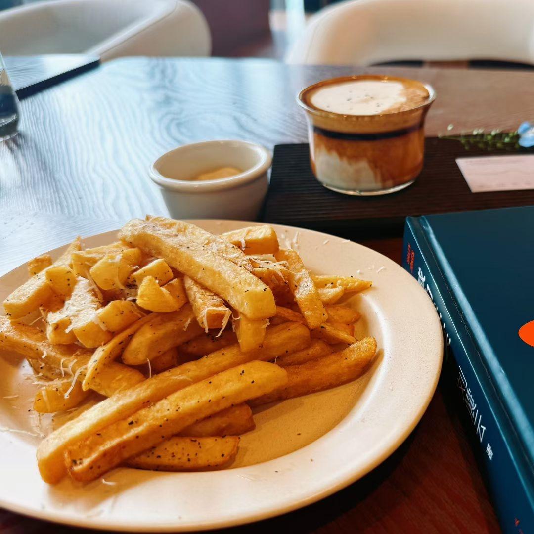 前天、昨天都是选的美食班，都落空了，今天是否还得选美食班哈？
因为，俺觉得还是美