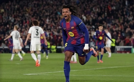 12月10日凌晨欧冠巴萨2-1法兰克福，18岁亚马尔第53分钟左路精准传中助孔德