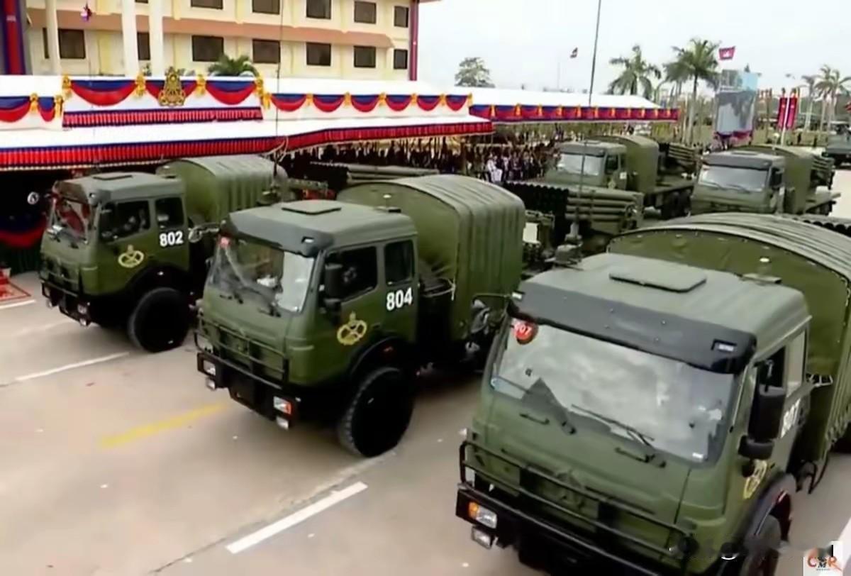 泰東炮兵对轰 两款中式新122
火箭炮成主角
泰束冲突中，東军列装的中国外贸90