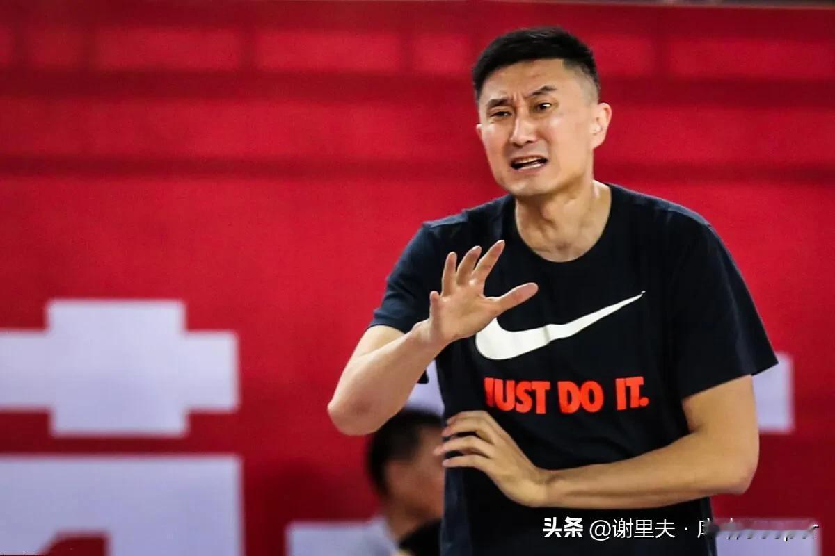 吃一堑长一智，支招杜锋！打广厦千万不要包夹孙铭徽，他会分球，侧重点还是要放在胡金