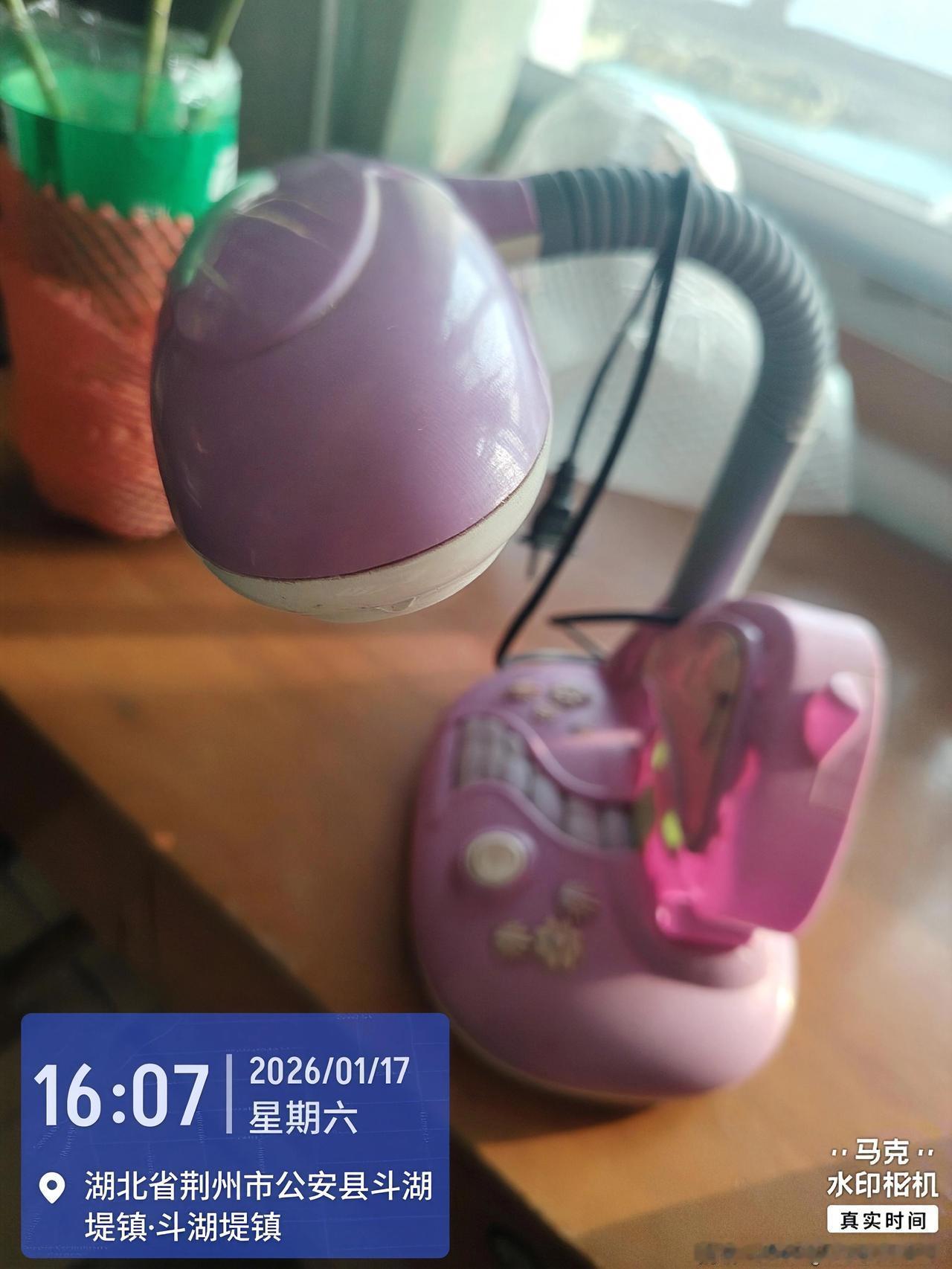 人生如戏，戏如人生，人的一生真真假假，哪里都能分辨明白。
回过头来看看，几十年前