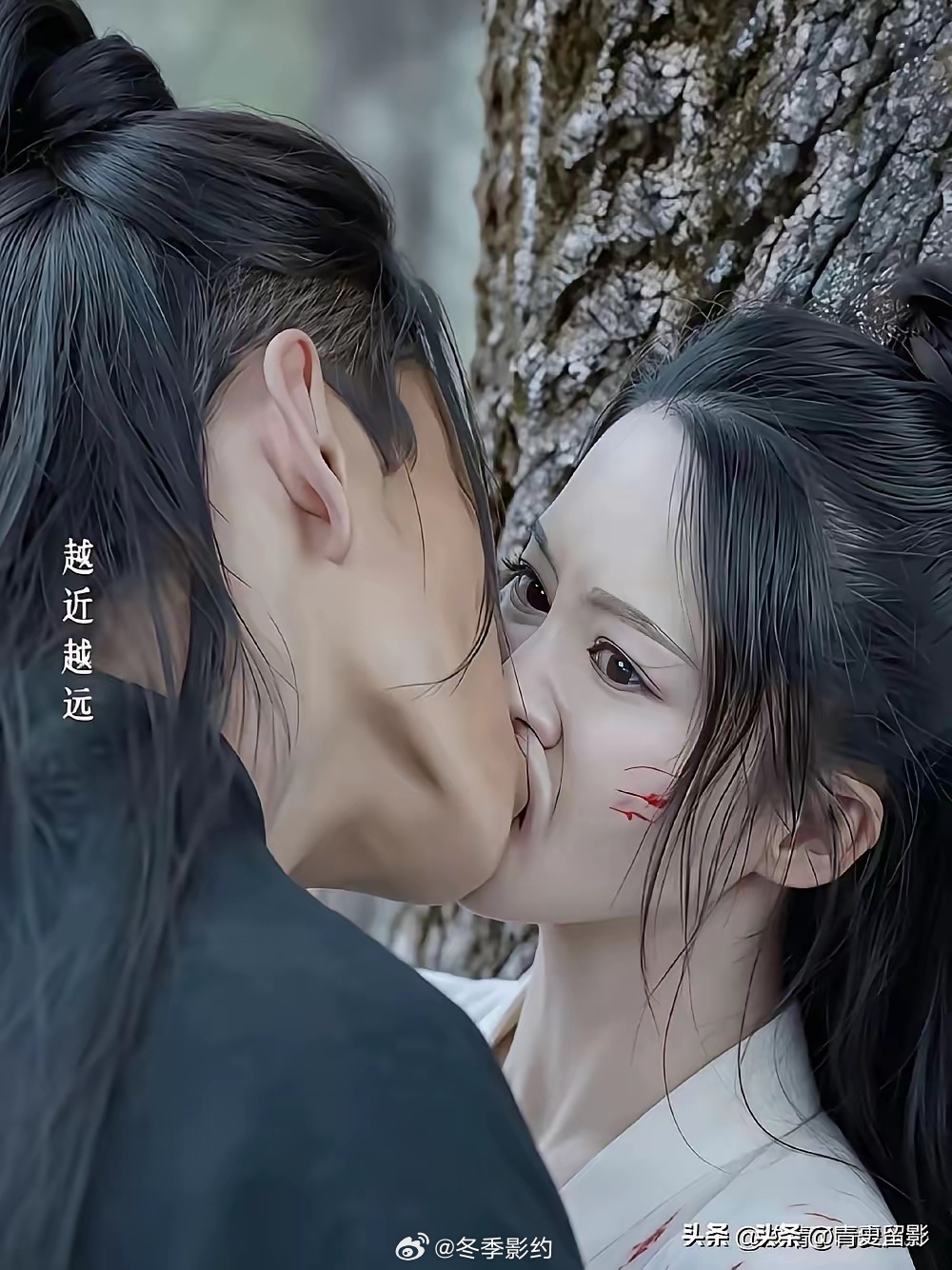 李沁的嘴都被亲变形了。影视剧中男演员不顾形象，抱着李沁死命地亲，从表情可以看出，