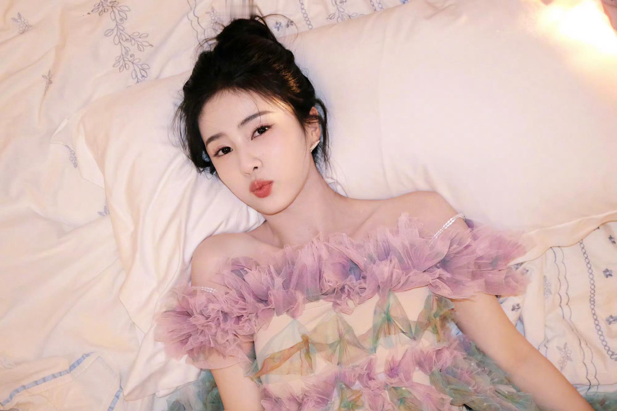我的爱人眼里亮晶晶 ​​​