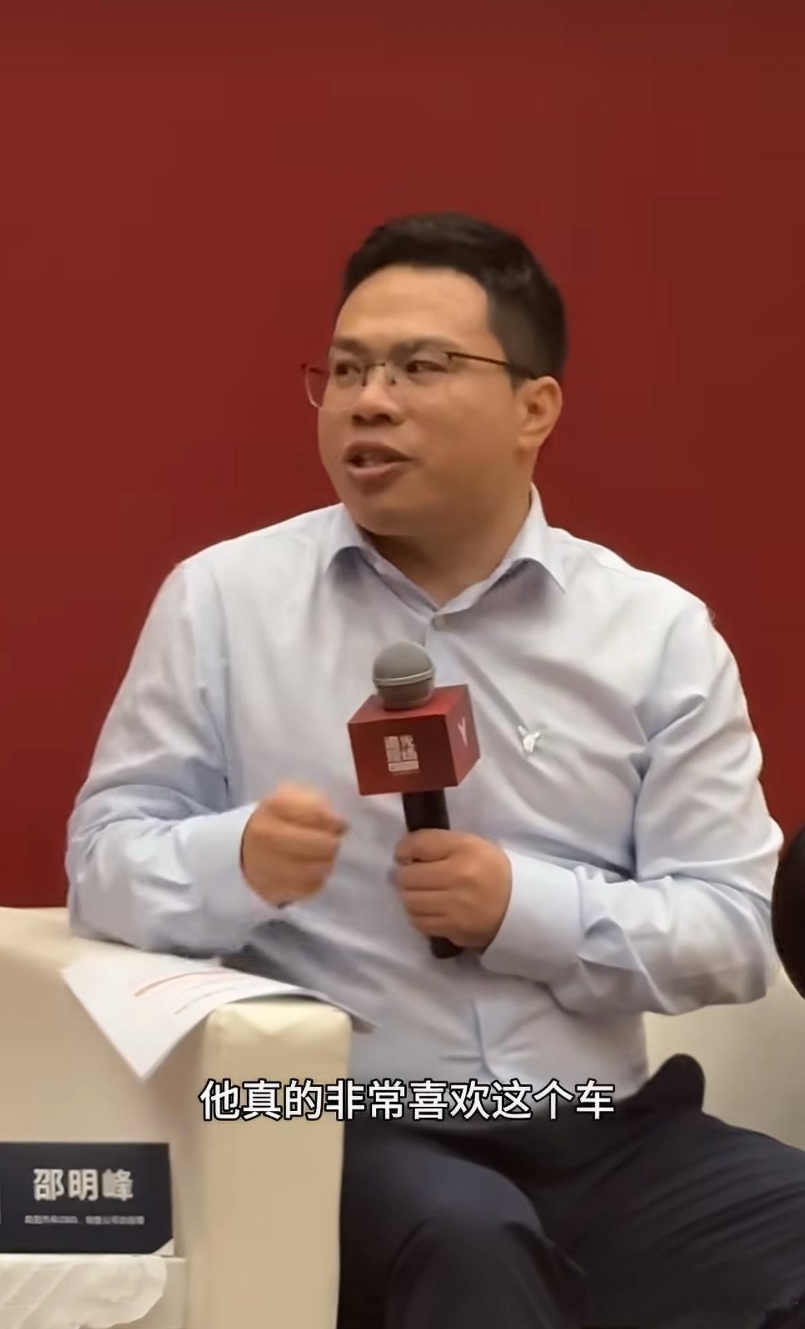 这场直播突发状况真的太能看出真功夫了，提词器意外失效，杨洋全程半点没有慌乱，依旧