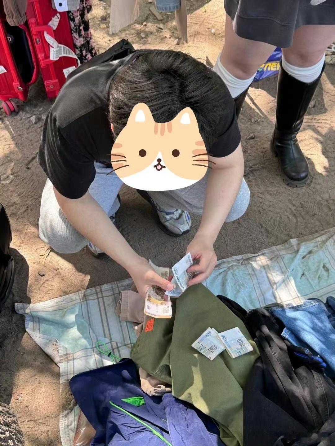 普通俄罗斯人连旧袜子都能当二手卖？正在俄罗斯深度游博主申典启走进圣彼得堡人的生活