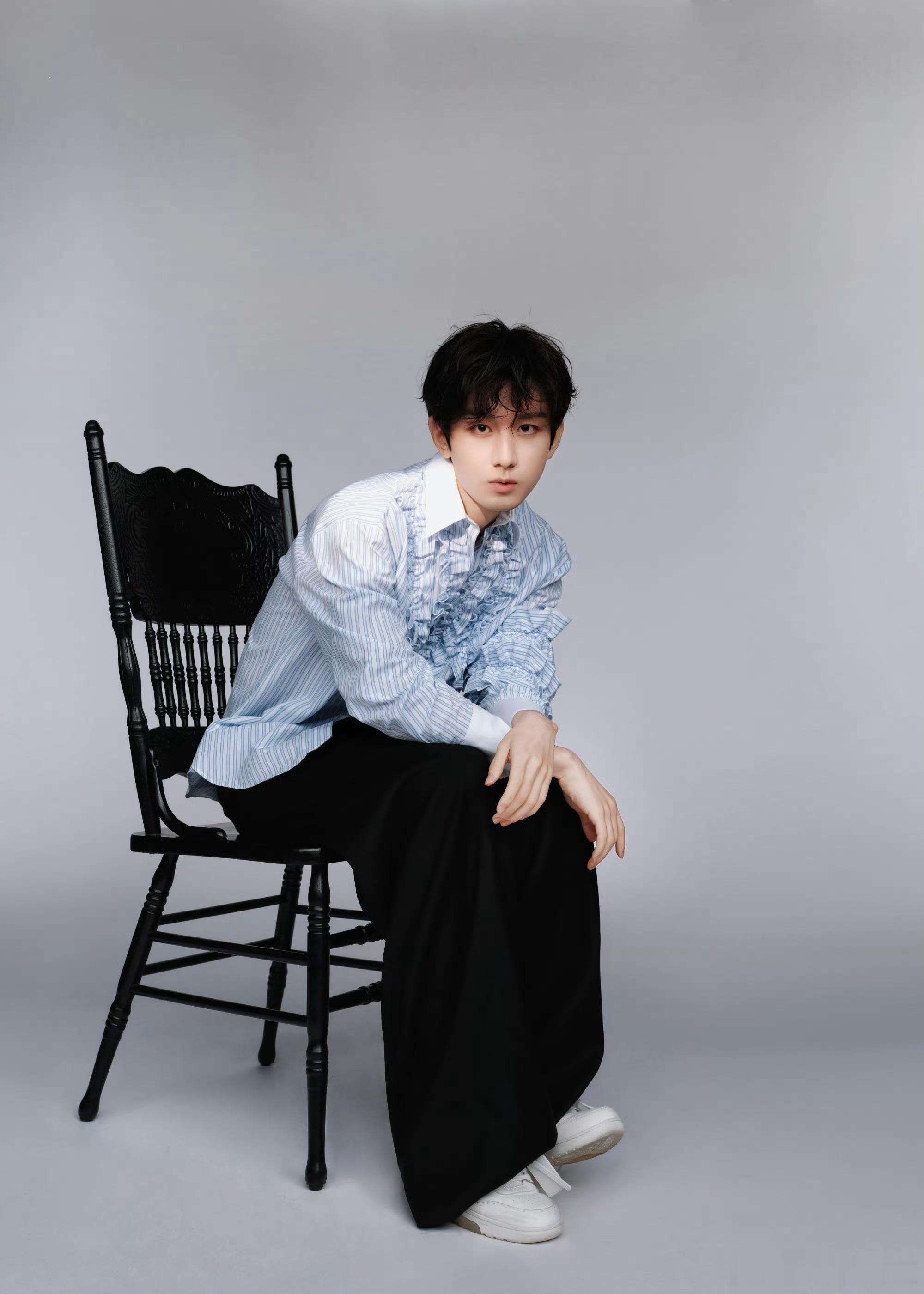 成毅卢云cy成毅对于世界而言，你是一个人；但是对于我而言，你是我的整个世界。 |