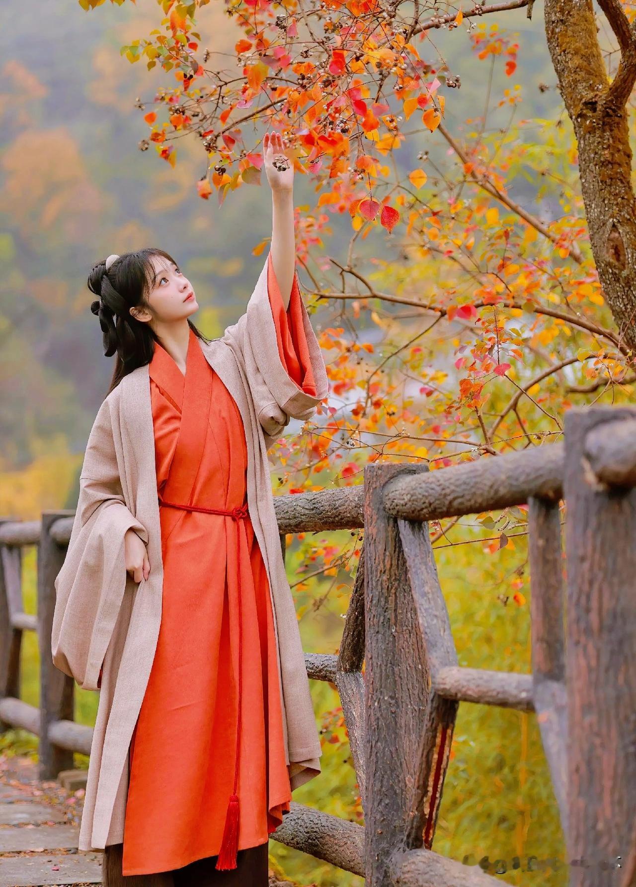 下联：竹篱茅舍睡香甜
上联：有请雅士[玫瑰][玫瑰][玫瑰]