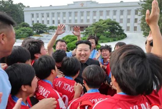 韩联社:“朝鲜宣誓效忠仪式，会在金正恩生日当天举行”！

韩联社报道称，根据韩国