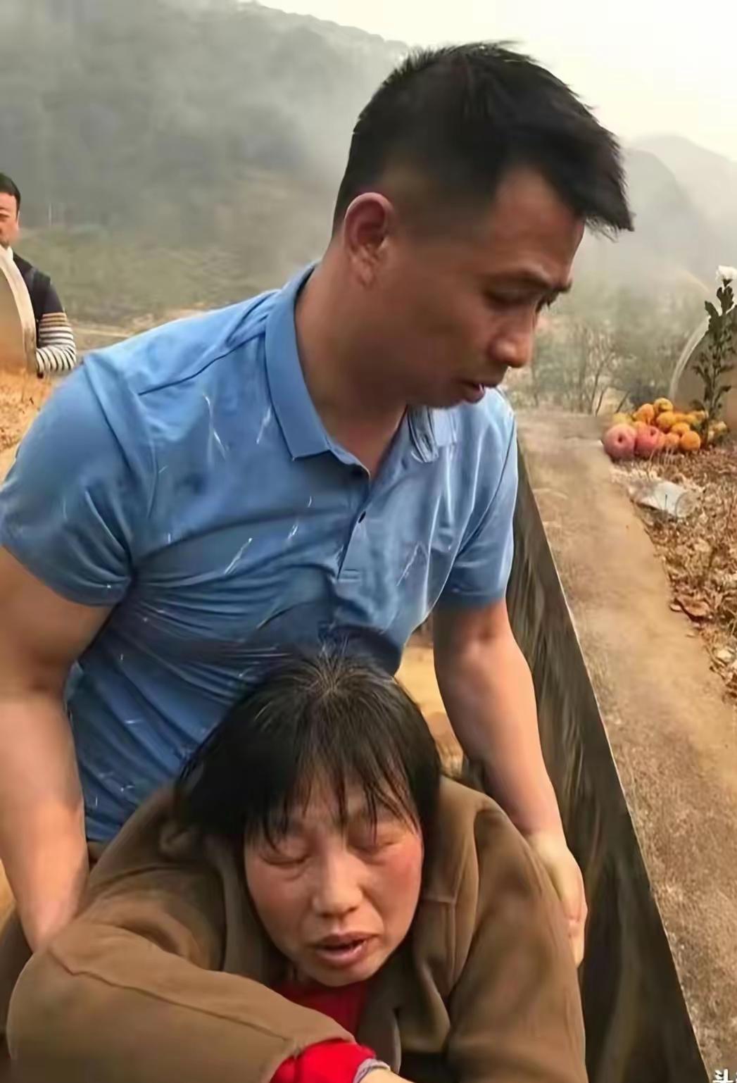 陶荣华烈士和妻子李发英，新婚一别成永别!老山烈士妻子未再嫁，一心为夫尽忠尽孝。烈