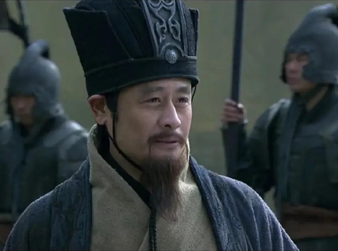 三国第一才子比诸葛亮更牛，曹操独服他，却被黑千年，结局悲催

他就是荀彧，出身颍