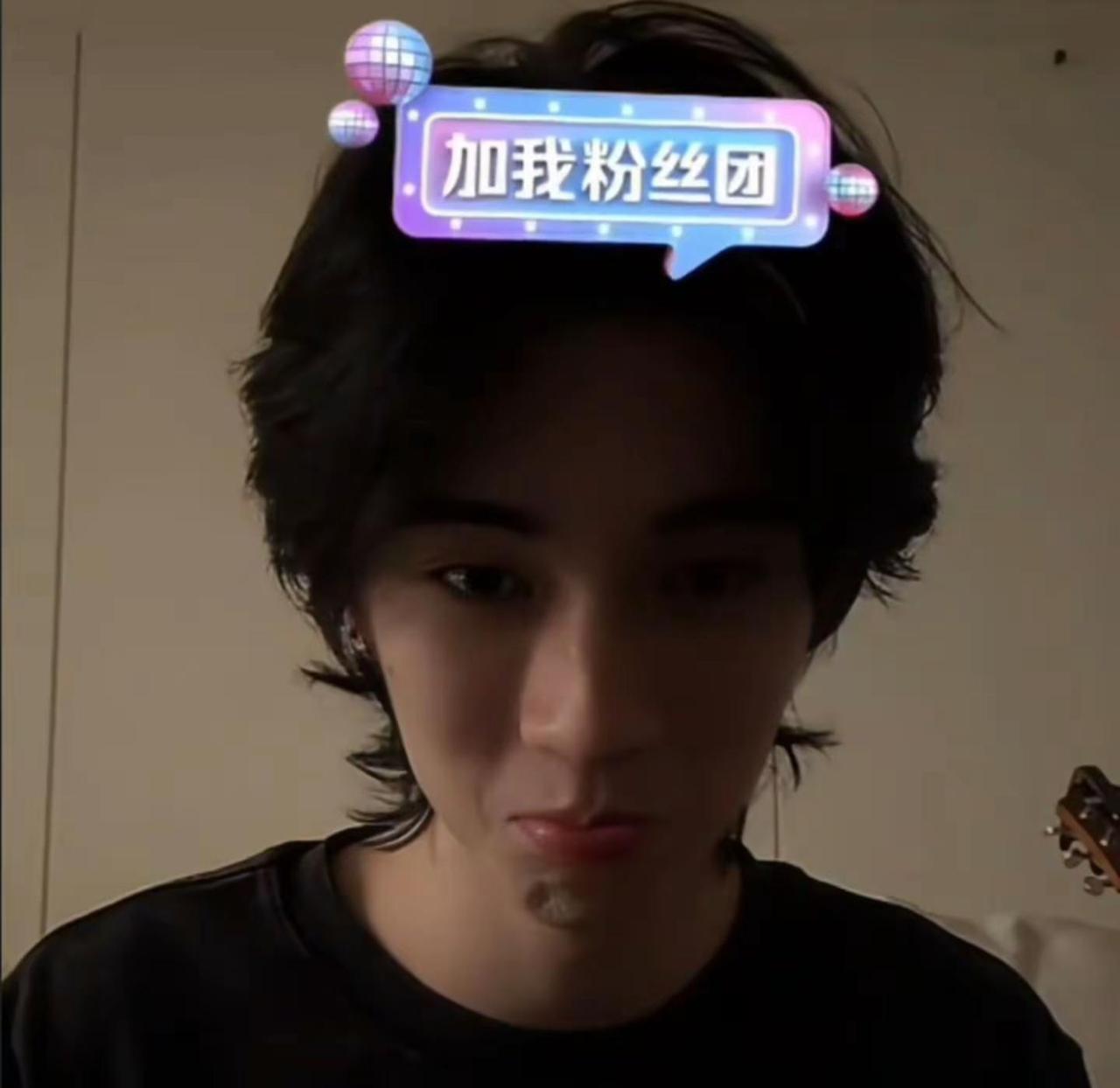 不知道从何谈起，昨天直播幸福到想流眼泪。出发去上海，李淑元今天身边没有刘天跃庇护