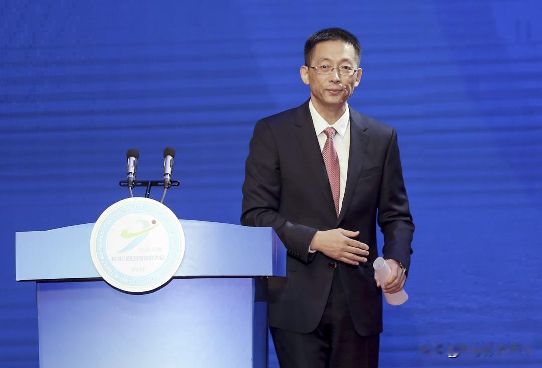 为西湖大学叫好
 
　　我们理应为西湖大学由衷叫好。长期以来，部分高校给外籍留学