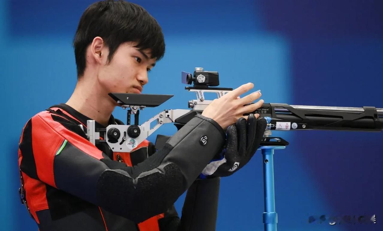 #和安踏一起为中国队加油# 
盛李豪是巴黎奥运会的双冠王！这名字和网名都取的好啊