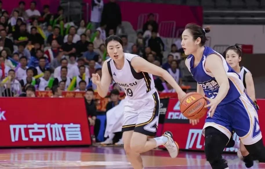 压哨绝杀！江苏女篮78–76绝杀新疆女篮，谁是赢球最大功臣！看看数据：

1、罗