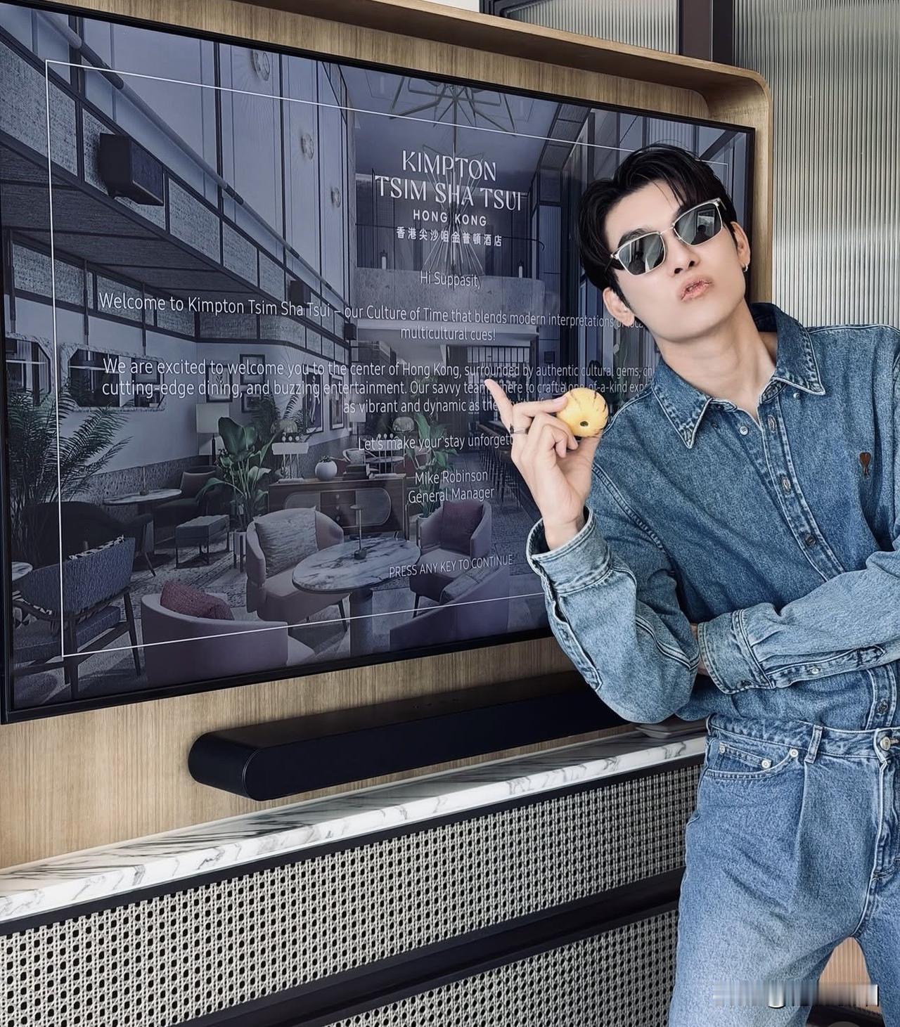 Mew去了香港。。