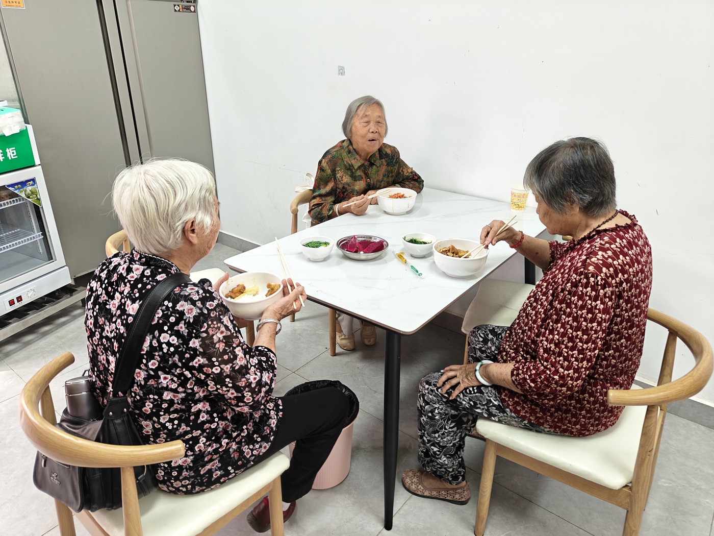 宾川越析社区：8元暖心餐 让新就业群体扎根有温度