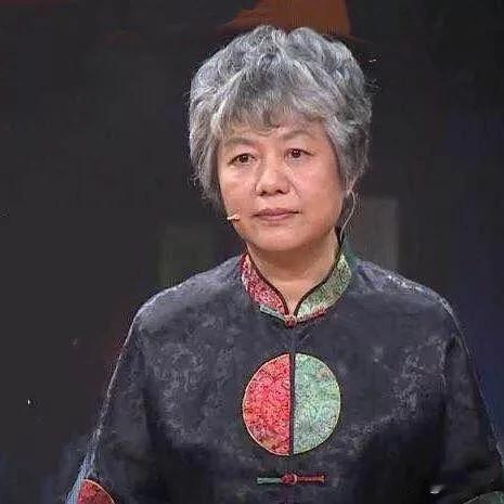 李玫瑾老师家庭教育经典语录20条：

1.人生最重要的不是得到了什么，占有了多少