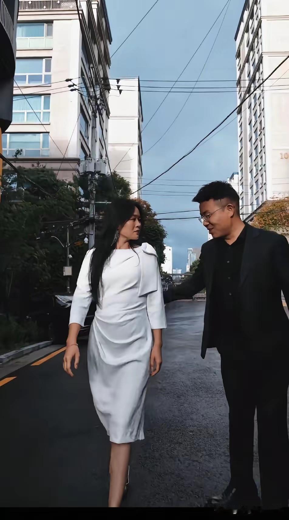 有网民说如果周敏和亮哥被封号了，宁宁一家会咋样？我觉得如果被封号，更能看出他们的