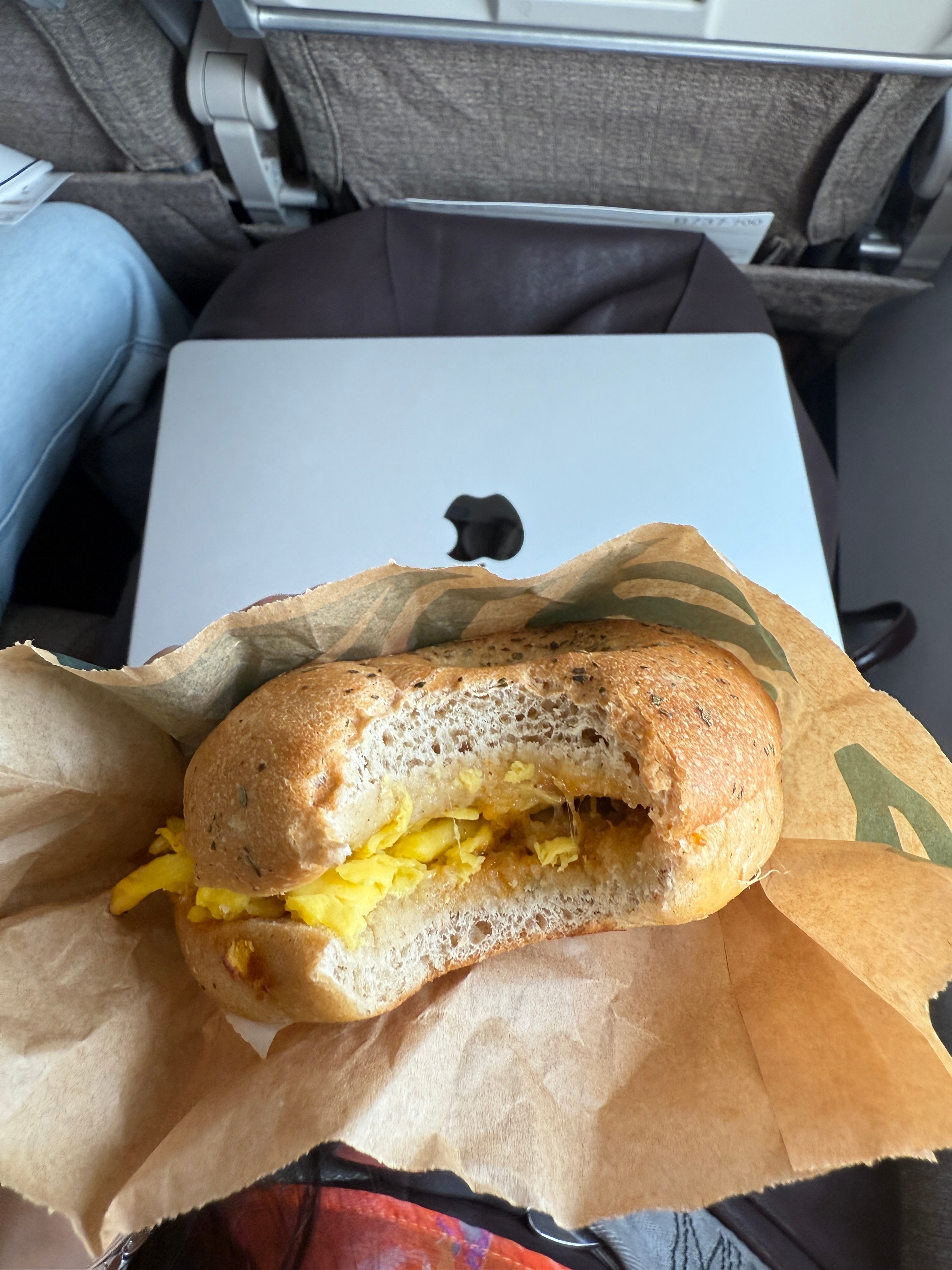 看看我的牛马飞禽营养早餐🍳家人们吃早餐了没？再忙也要吃早餐哦卷妹的日常