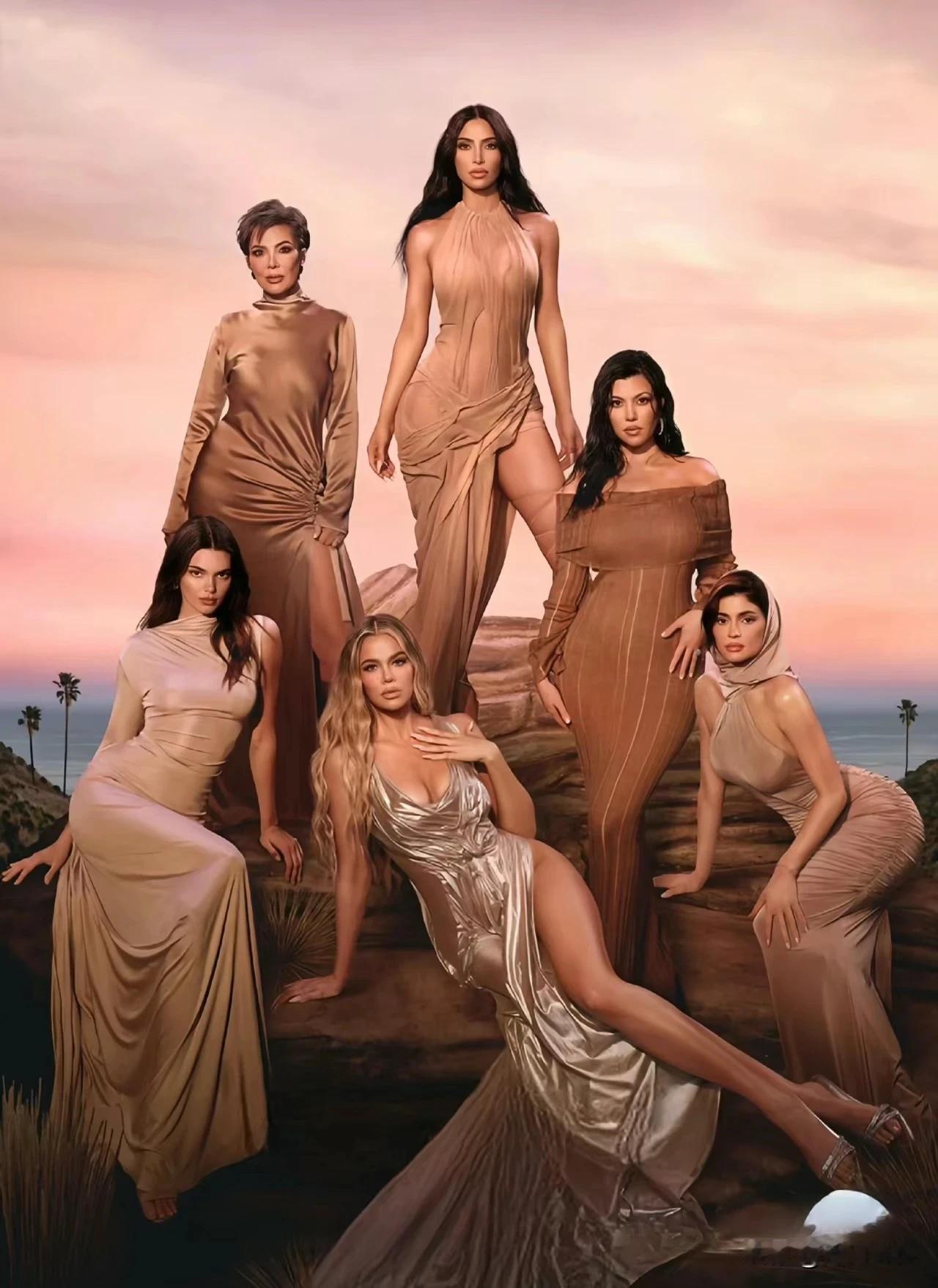 卡戴珊家族第五季宣传照曝光！
这次的照片金卡戴珊依然是绝对的C位，不过科勒卡戴珊