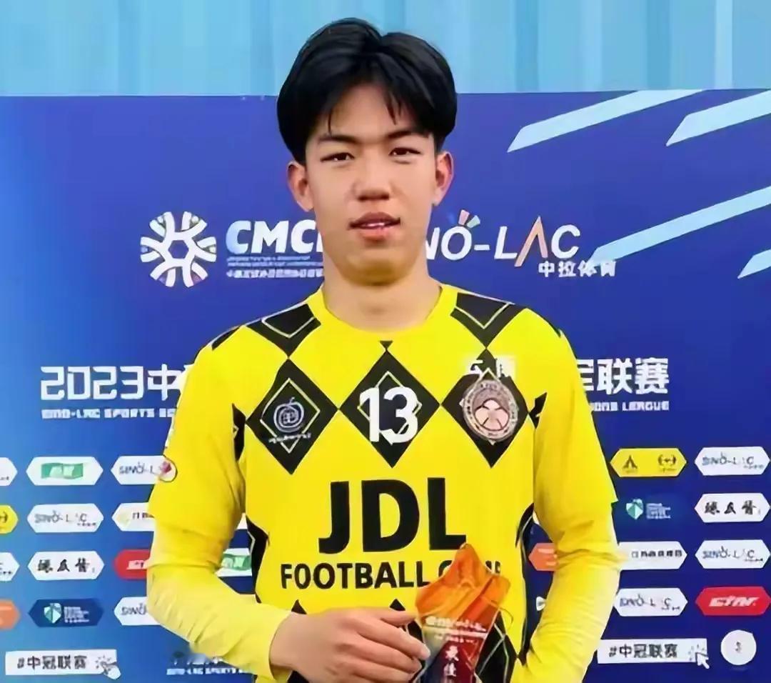 中国年轻球员成功留洋模板，20岁王博豪留洋3个月就入选安东尼奥中国U22国足，王