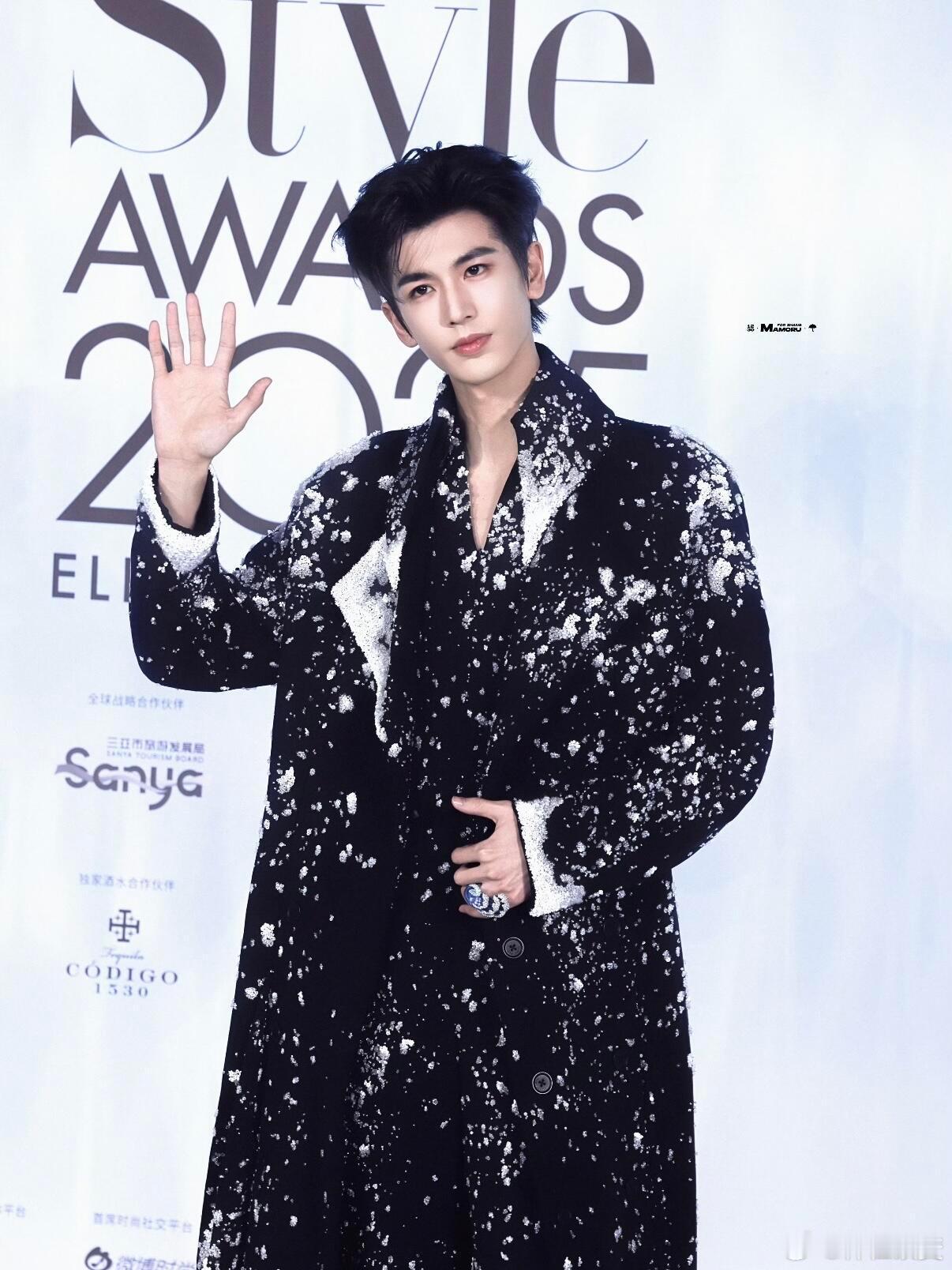 张凌赫  如果张凌赫约我看电影。。。。。。🤔你说我能看的进去电影吗🤤张凌赫｜