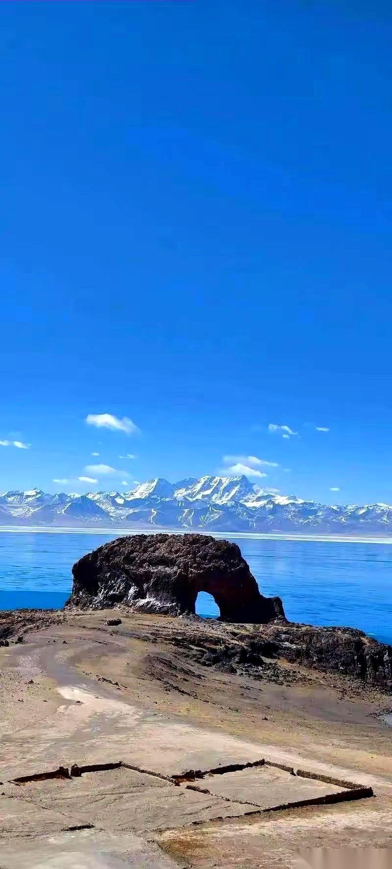 最近有个关于“认知”的说法，直接把很多人的遮羞布给扯下来了。
它说：这世上有一种