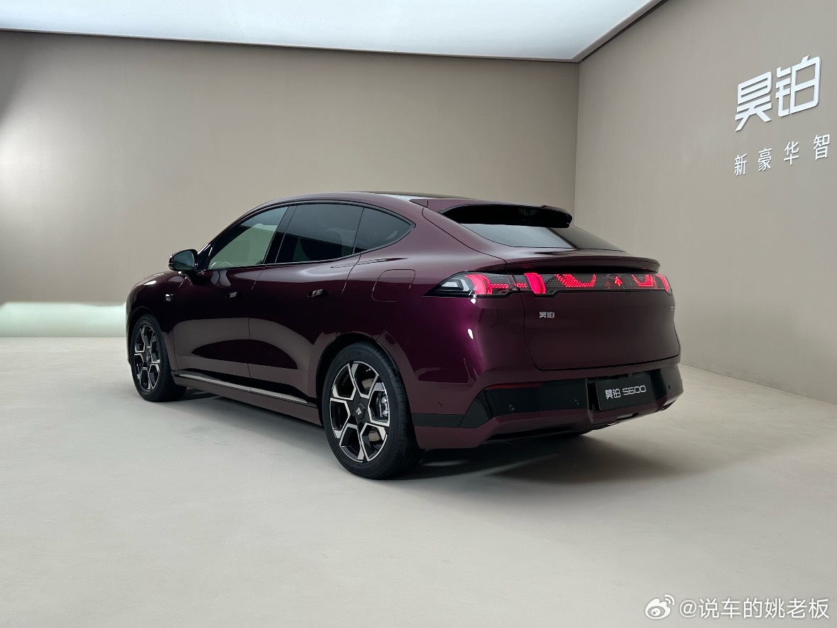 6月12日，昊铂S600正式官宣上市，新车权益价区间17.99万-19.99万元