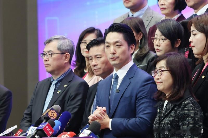 蒋万安力挺徐欣莹参选新竹县长 2026 年台湾“九合一”选举临近，新竹县国民党内