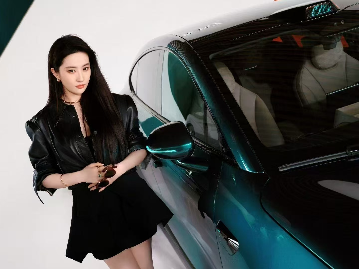 向往不如智界出发🌟 现在买车就是最好时机！智界双7OTA推送升级，智能体验再升