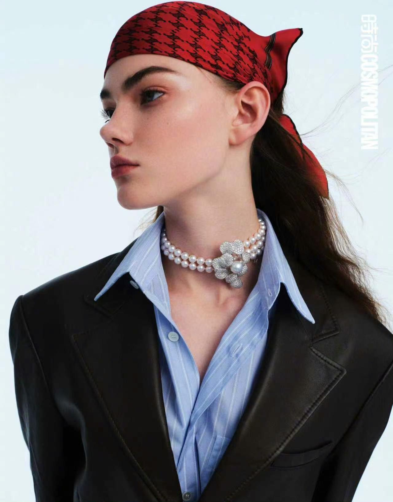 时尚COSMO11月刊，印花丝巾&珠光宝气✨时髦感All in，定格秋日高级趣味