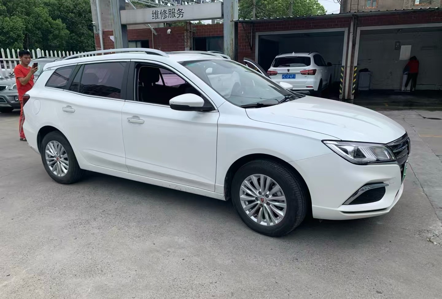 上汽荣威EI5搭载的是宁德时代三元锂电芯。厂长说电池 ​​​