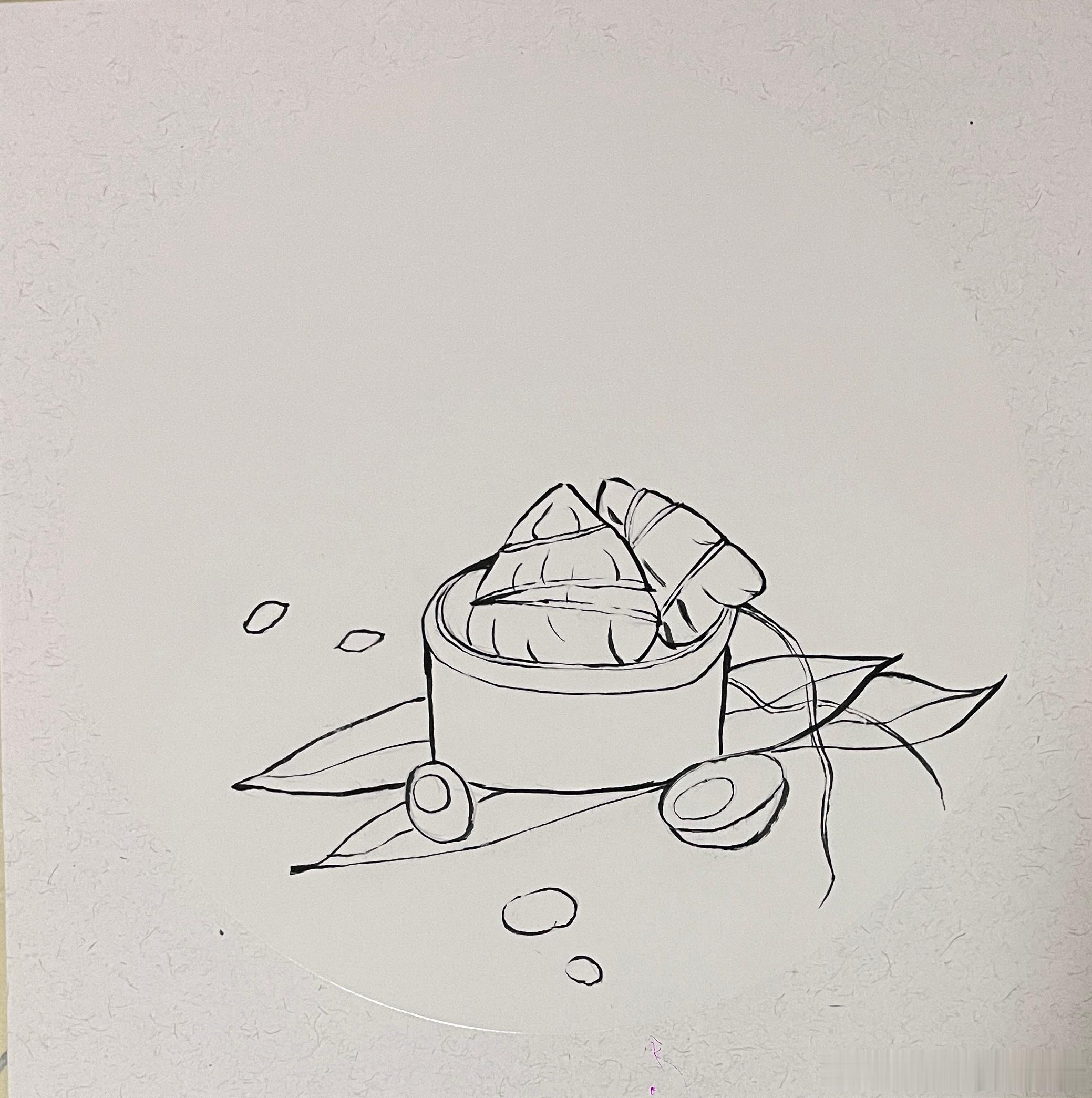 生活手记提笔绘端午，纸上一席小盛宴。一屉两枚粽糯、一个咸蛋两半流油、四粒红枣甜心