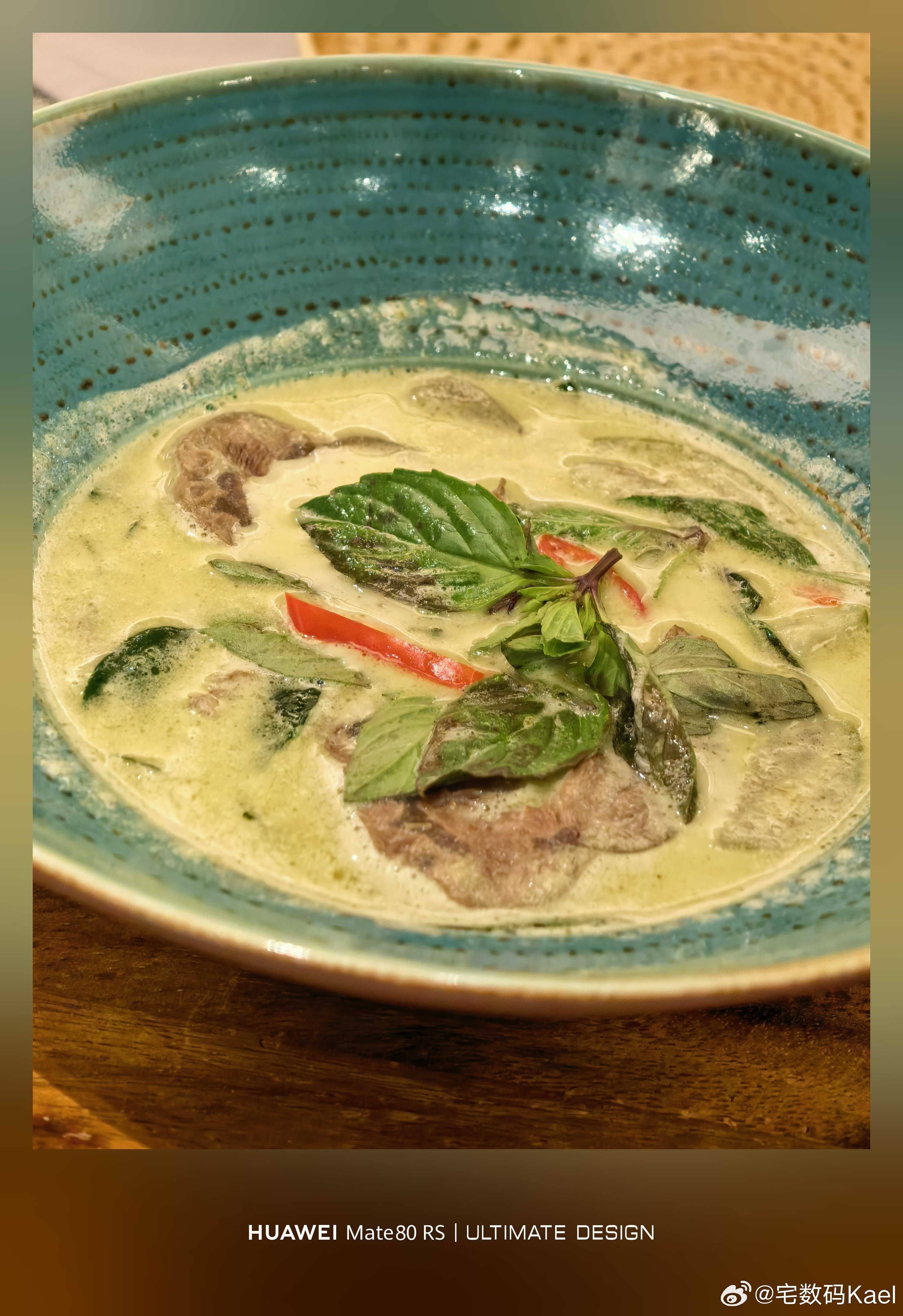 暴走一天，可算回酒店吃两口了。讲道理，清迈餐厅的口味和普吉岛那边，还挺有区别的。