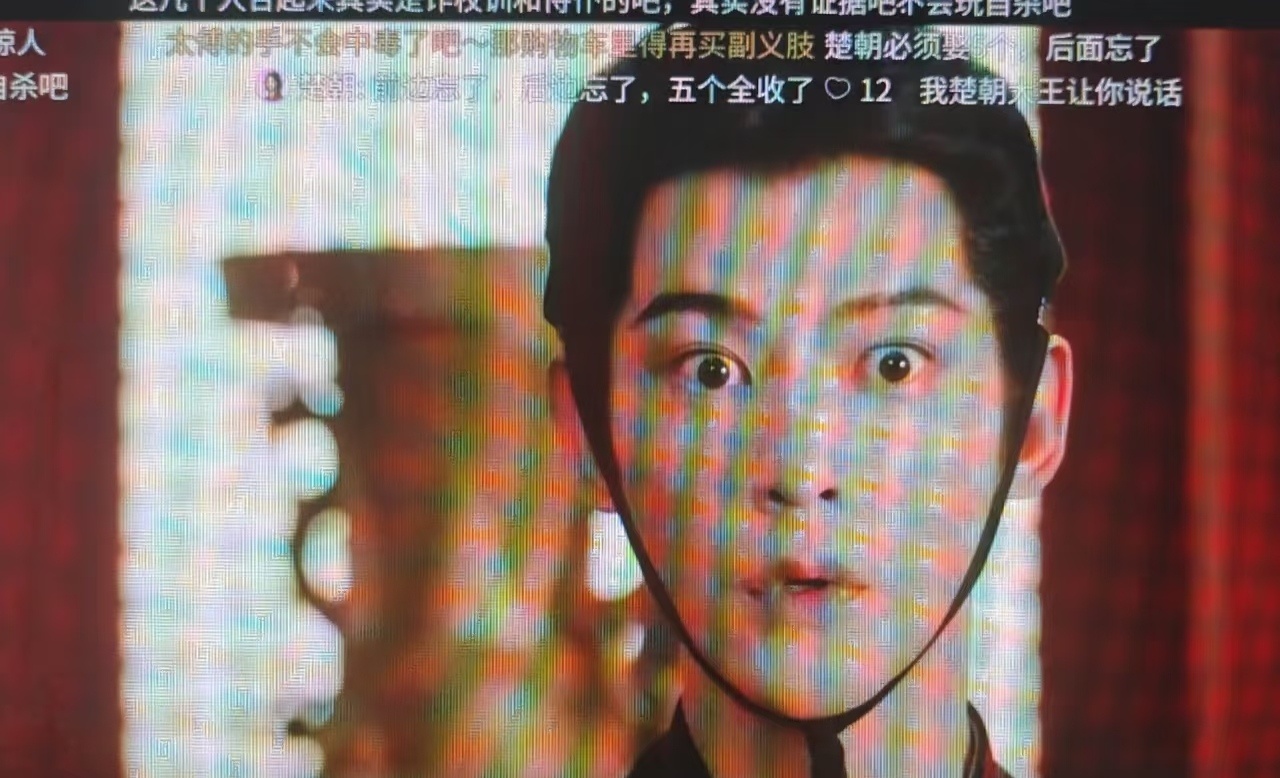 翘楚令我百思不得其解的就是一些莫名其妙的运镜和转场慢动作 怼脸突然直拍真的不突兀