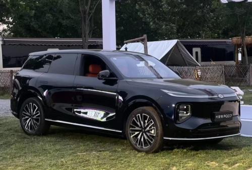 长安启源 Q07新增尊耀型、尊荣型上市!
5 月 16 日长安启源 Q07 的 