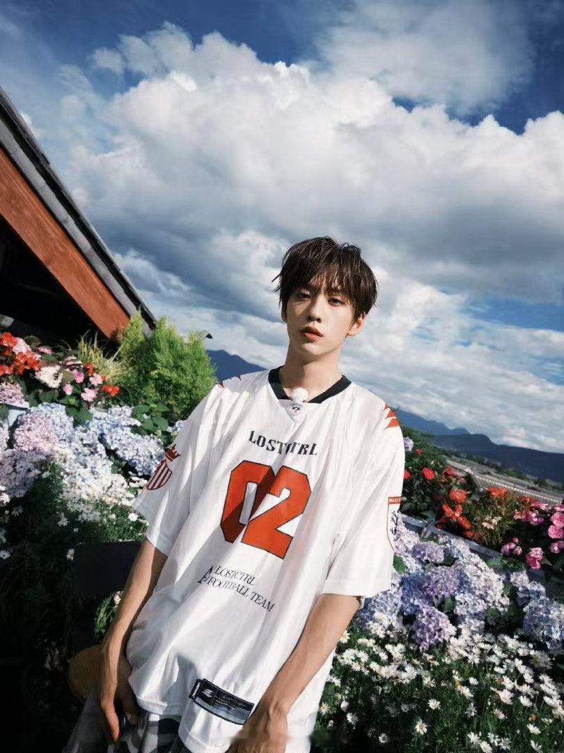 余景天回应被称为讨坏型爱豆 粉丝喜欢叫他“讨坏”，但看完专访会发现，他只是不想按