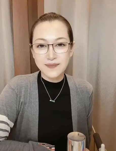 2020年，赵本山的妻子马丽娟说，她和赵本山结婚二十多年，一直都是各过各的，在赵