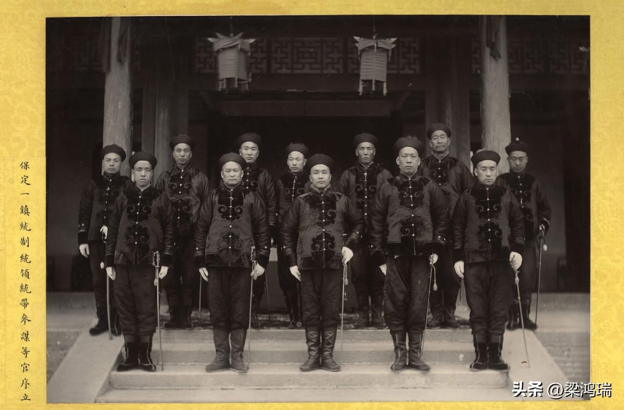 这张珍贵的历史老照片真实记录了清末新军（北洋常备军）第一镇主要军官的合影。 
